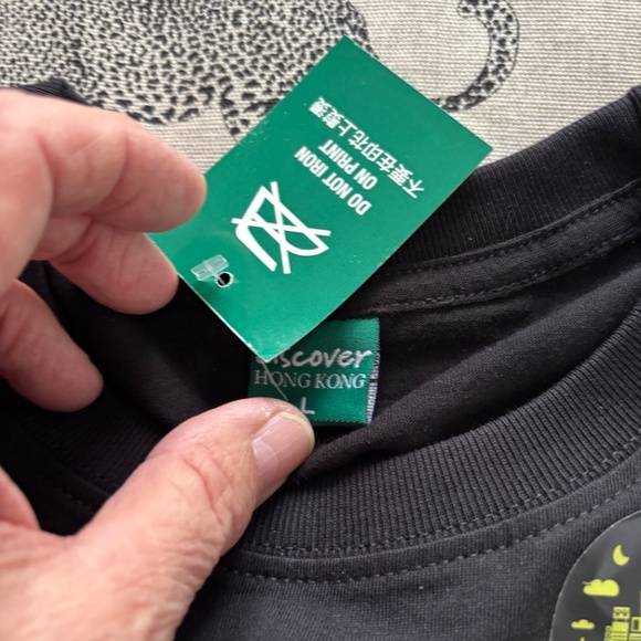 Hong Kong Tee (NEW) size L (fits like S) - Picture 2 of 4